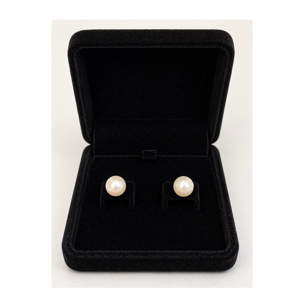 White Round Pearl Stud Earrings
